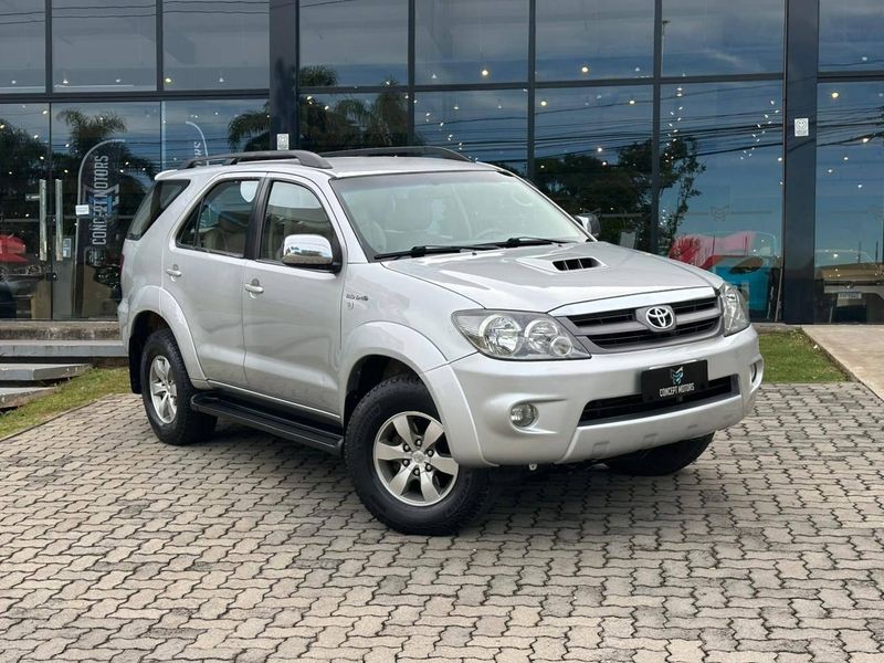 Toyota Hilux SW4 SRV D4-D 4×4 3.0 TDI Dies Aut 2008/2008 CONCEPT MOTORS PASSO FUNDO / Carros no Vale