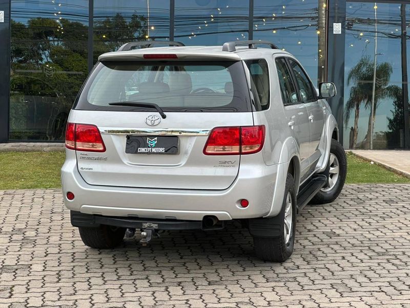 Toyota Hilux SW4 SRV D4-D 4×4 3.0 TDI Dies Aut 2008/2008 CONCEPT MOTORS PASSO FUNDO / Carros no Vale