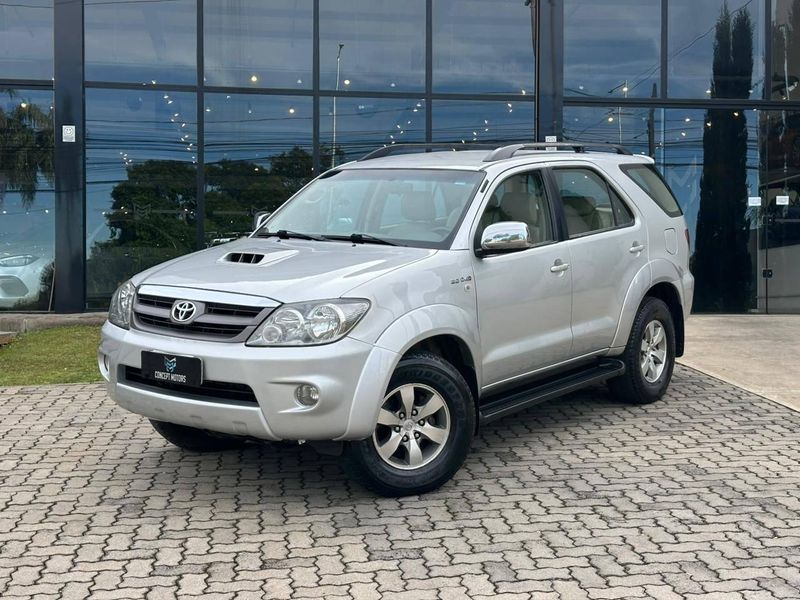Toyota Hilux SW4 SRV D4-D 4×4 3.0 TDI Dies Aut 2008/2008 CONCEPT MOTORS PASSO FUNDO / Carros no Vale