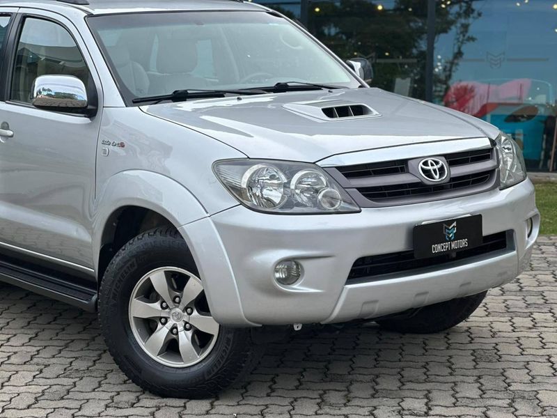 Toyota Hilux SW4 SRV D4-D 4×4 3.0 TDI Dies Aut 2008/2008 CONCEPT MOTORS PASSO FUNDO / Carros no Vale