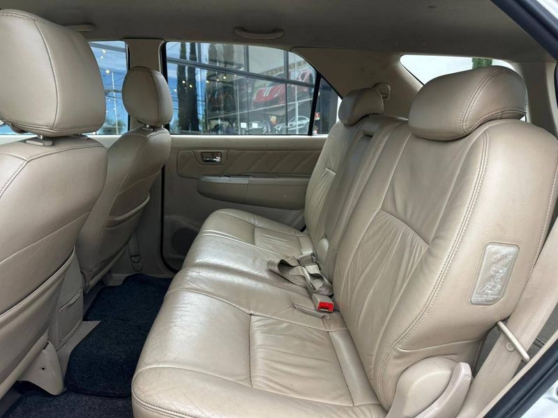 Toyota Hilux SW4 SRV D4-D 4×4 3.0 TDI Dies Aut 2008/2008 CONCEPT MOTORS PASSO FUNDO / Carros no Vale