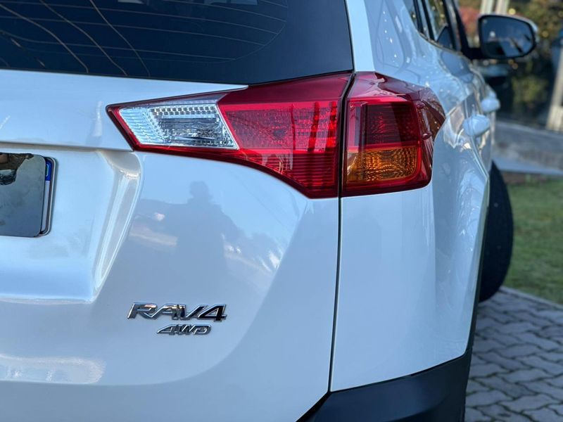 Toyota RAV-4 2.0 4×4 16V Aut. 2014/2014 CONCEPT MOTORS PASSO FUNDO / Carros no Vale Toyota RAV-4 2.0 4×4 16V Aut. 2014/2014 CONCEPT MOTORS PASSO FUNDO / Carros no Vale