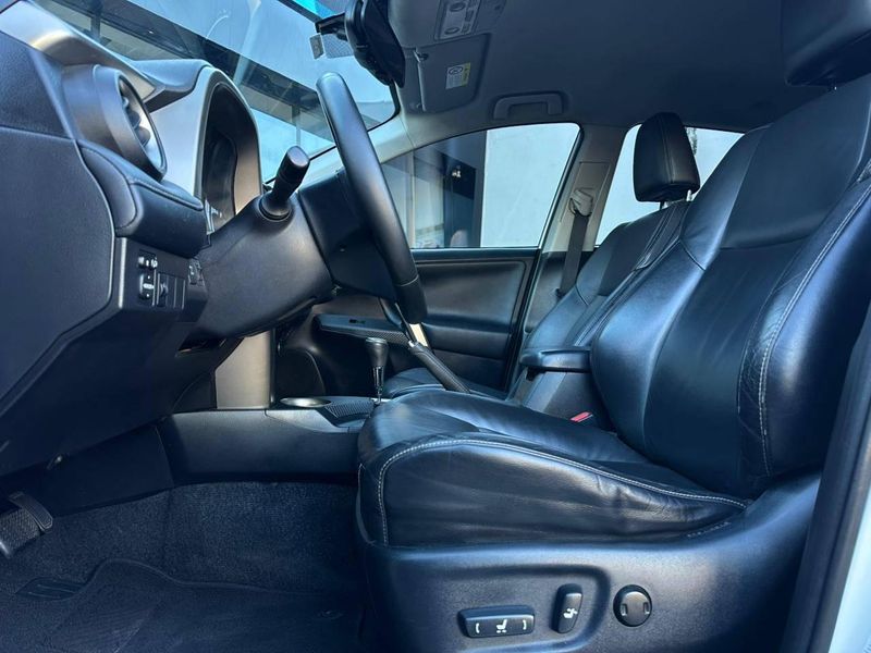 Toyota RAV-4 2.0 4×4 16V Aut. 2014/2014 CONCEPT MOTORS PASSO FUNDO / Carros no Vale Toyota RAV-4 2.0 4×4 16V Aut. 2014/2014 CONCEPT MOTORS PASSO FUNDO / Carros no Vale