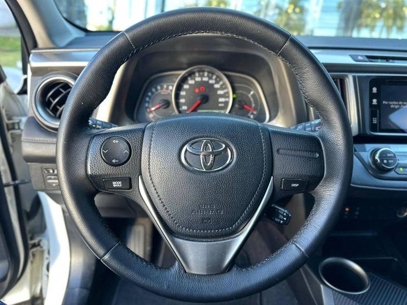Toyota RAV-4 2.0 4×4 16V Aut. 2014/2014 CONCEPT MOTORS PASSO FUNDO / Carros no Vale Toyota RAV-4 2.0 4×4 16V Aut. 2014/2014 CONCEPT MOTORS PASSO FUNDO / Carros no Vale