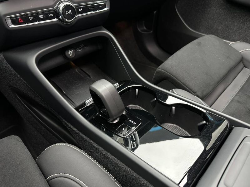 Volvo XC40 Recharge Plus (ElÃ©trico) 2023/2024 CONCEPT MOTORS PASSO FUNDO / Carros no Vale