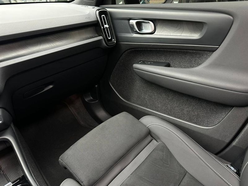 Volvo XC40 Recharge Plus (ElÃ©trico) 2023/2024 CONCEPT MOTORS PASSO FUNDO / Carros no Vale