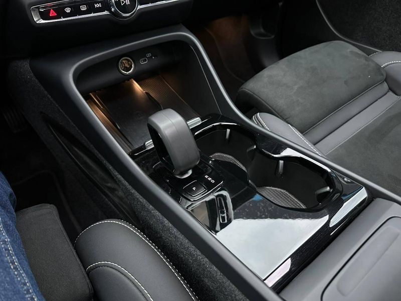 Volvo XC40 Recharge Plus (Elétrico) 2023/2024 CONCEPT MOTORS PASSO FUNDO / Carros no Vale Volvo XC40 Recharge Plus (Elétrico) 2023/2024 CONCEPT MOTORS PASSO FUNDO / Carros no Vale