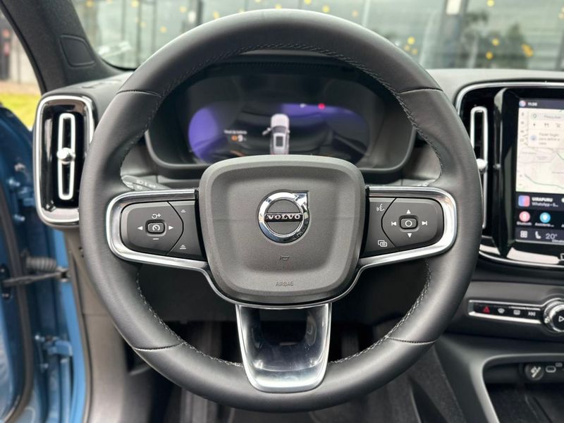 Volvo XC40 Recharge Plus (ElÃ©trico) 2023/2024 CONCEPT MOTORS PASSO FUNDO / Carros no Vale