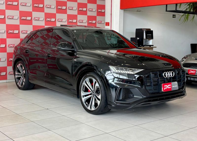 Audi Q8 Perf.Black 3.0 TFSI Quat S-tr/(Híb.) 2022/2022 PC VEÍCULOS SANTA CRUZ DO SUL / Carros no Vale