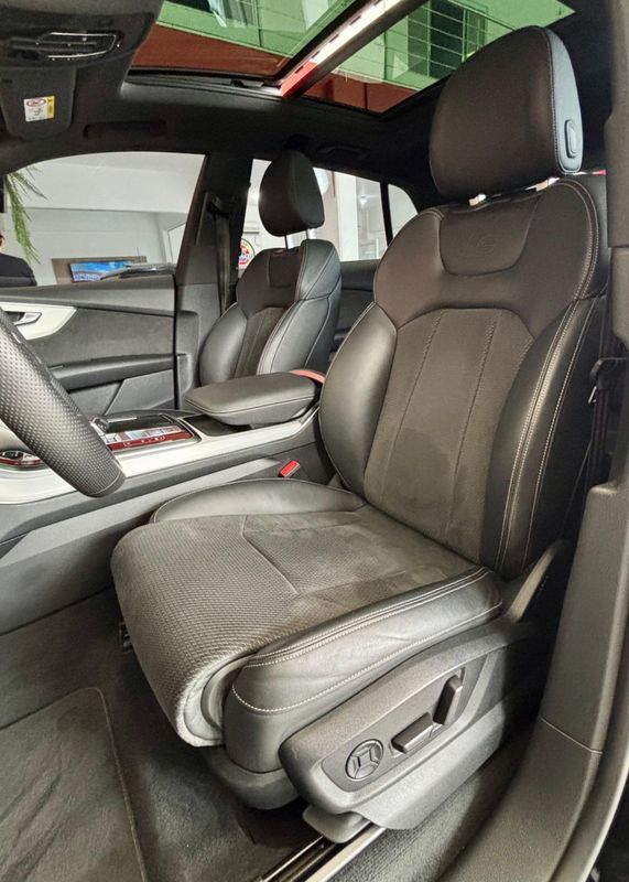 Audi Q8 Perf.Black 3.0 TFSI Quat S-tr/(Híb.) 2022/2022 PC VEÍCULOS SANTA CRUZ DO SUL / Carros no Vale