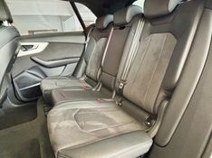 Audi Q8 Perf.Black 3.0 TFSI Quat S-tr/(Híb.) 2022/2022 PC VEÍCULOS SANTA CRUZ DO SUL / Carros no Vale