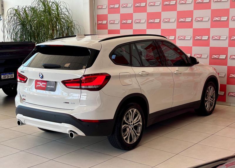 BMW X1 SDRIVE 20i 2.0/ TB Acti 2020/2021 PC VEÍCULOS SANTA CRUZ DO SUL / Carros no Vale