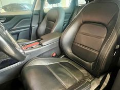 Jaguar F-Pace 2.0 Prestige 180cv 2017/2018 PC VEÍCULOS SANTA CRUZ DO SUL / Carros no Vale