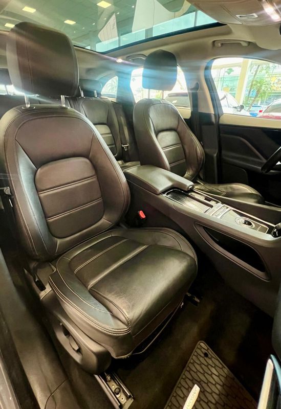 Jaguar F-Pace 2.0 Prestige 180cv 2017/2018 PC VEÍCULOS SANTA CRUZ DO SUL / Carros no Vale Jaguar F-Pace 2.0 Prestige 180cv 2017/2018 PC VEÍCULOS SANTA CRUZ DO SUL / Carros no Vale
