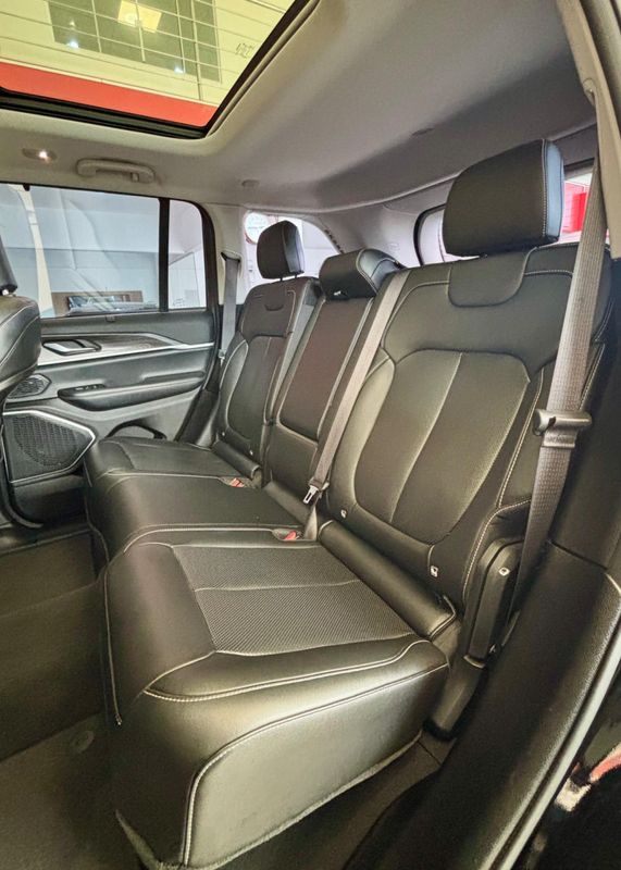Jeep Grand Cherokee 4XE 2.0 T (Híbrido) 2023/2023 PC VEÍCULOS SANTA CRUZ DO SUL / Carros no Vale