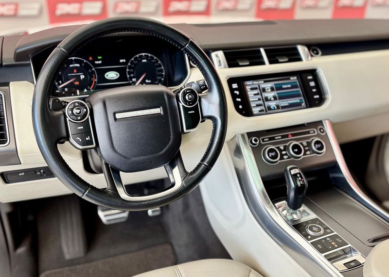 Land Rover Range R Sport Autob Dyn.SCHA 5.0 V8 2015/2015 PC VEÍCULOS SANTA CRUZ DO SUL / Carros no Vale