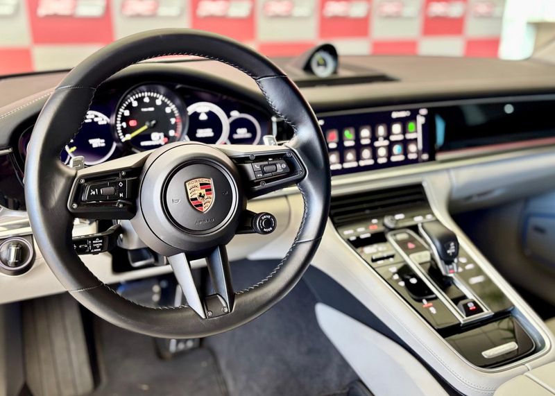 Porsche Panamera 4S E-Hybrid 2.9 560cv 2023/2023 PC VEÍCULOS SANTA CRUZ DO SUL / Carros no Vale
