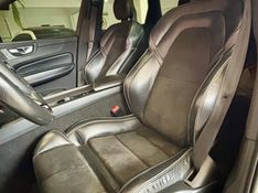 Volvo XC 60 T-5 R-DESIGN 2.0 AWD 2017/2018 PC VEÍCULOS SANTA CRUZ DO SUL / Carros no Vale