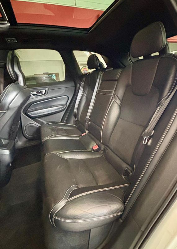 Volvo XC 60 T-5 R-DESIGN 2.0 AWD 2017/2018 PC VEÍCULOS SANTA CRUZ DO SUL / Carros no Vale Volvo XC 60 T-5 R-DESIGN 2.0 AWD 2017/2018 PC VEÍCULOS SANTA CRUZ DO SUL / Carros no Vale