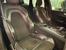 Volvo XC 60 T-5 R-DESIGN 2.0 AWD 2017/2018 PC VEÍCULOS SANTA CRUZ DO SUL / Carros no Vale