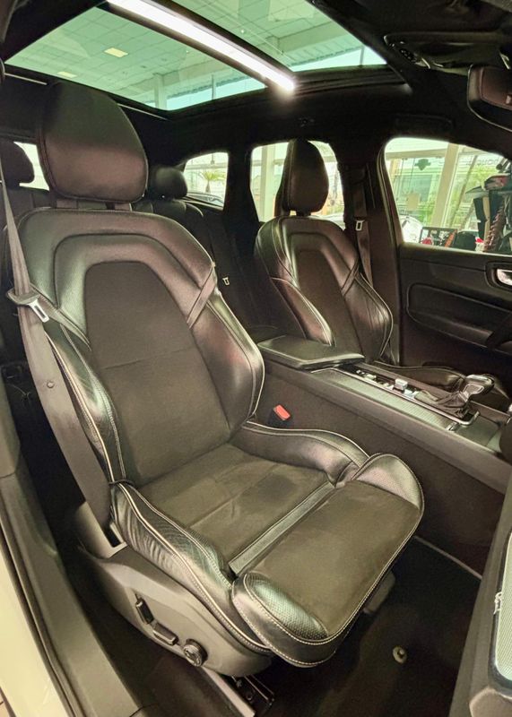 Volvo XC 60 T-5 R-DESIGN 2.0 AWD 2017/2018 PC VEÍCULOS SANTA CRUZ DO SUL / Carros no Vale Volvo XC 60 T-5 R-DESIGN 2.0 AWD 2017/2018 PC VEÍCULOS SANTA CRUZ DO SUL / Carros no Vale