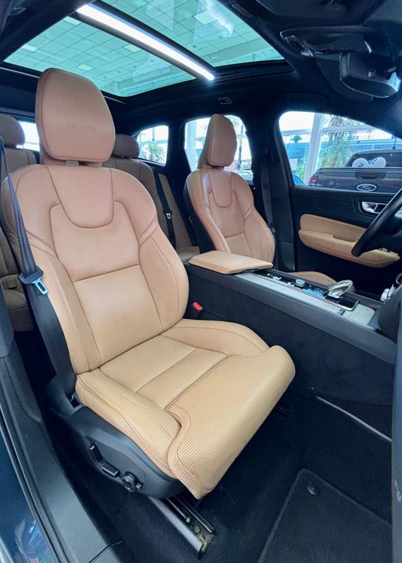 Volvo XC 60 T-8 INSCRIPTION 2.0 (Híbrido) 2019/2020 PC VEÍCULOS SANTA CRUZ DO SUL / Carros no Vale Volvo XC 60 T-8 INSCRIPTION 2.0 (Híbrido) 2019/2020 PC VEÍCULOS SANTA CRUZ DO SUL / Carros no Vale