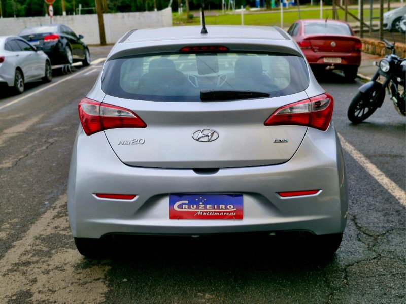 HYUNDAI HB20 1.0 COMFORT 2015/2014 CRUZEIRO MULTIMARCAS CRUZEIRO DO SUL / Carros no Vale