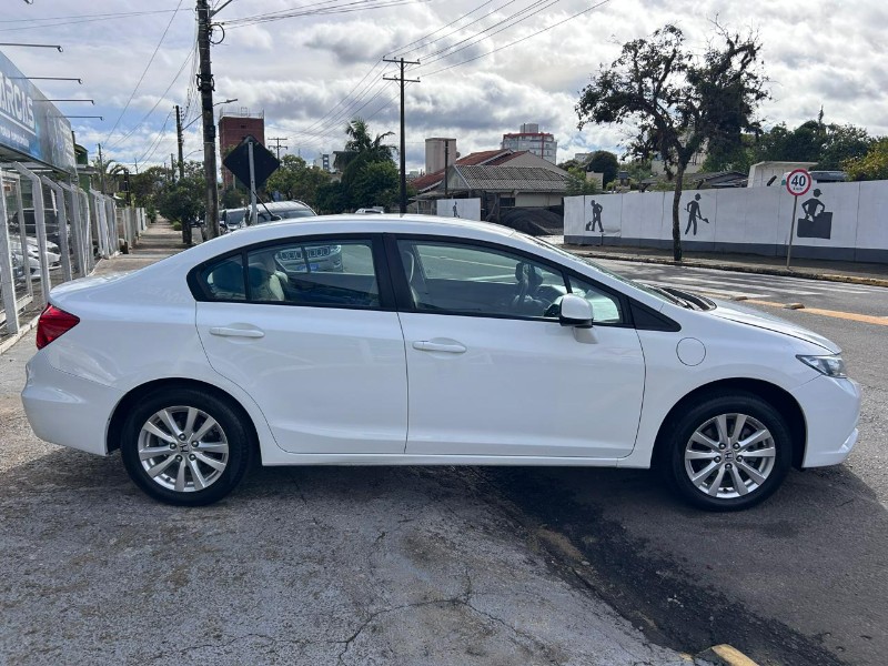 HONDA CIVIC SEDAN LXS 1.8 2014/2014 LS MULTIMARCAS VENÂNCIO AIRES / Carros no Vale