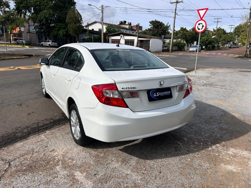 HONDA CIVIC SEDAN LXS 1.8 2014/2014 LS MULTIMARCAS VENÂNCIO AIRES / Carros no Vale