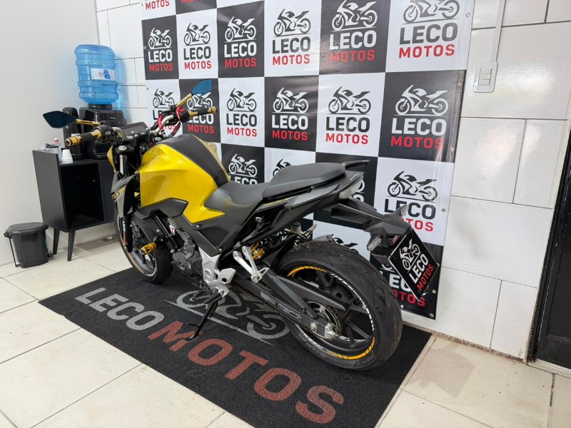 HONDA MOTOS CB 300F TWISTER ABS 2023/2023 LECO MOTOS VENÂNCIO AIRES / Carros no Vale