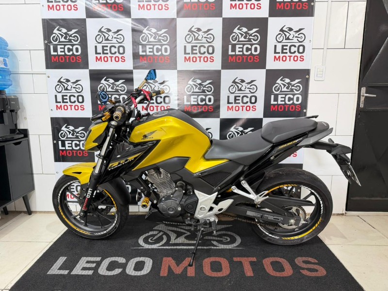 HONDA MOTOS CB 300F TWISTER ABS 2023/2023 LECO MOTOS VENÂNCIO AIRES / Carros no Vale