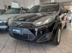 FORD FIESTA SEDAN 1.0 8V FLEX 4P 2011/2012 RENAUTO VEÍCULOS LAJEADO / Carros no Vale