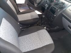 FORD FIESTA SEDAN 1.0 8V FLEX 4P 2011/2012 RENAUTO VEÍCULOS LAJEADO / Carros no Vale