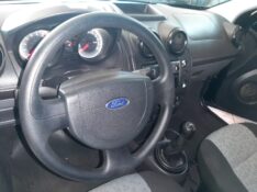FORD FIESTA SEDAN 1.0 8V FLEX 4P 2011/2012 RENAUTO VEÍCULOS LAJEADO / Carros no Vale