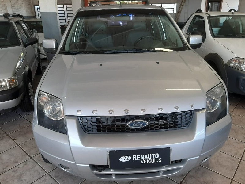 FORD ECOSPORT 1.6 XLT 8V 2005/2006 RENAUTO VEÍCULOS LAJEADO / Carros no Vale