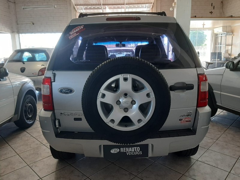 FORD ECOSPORT 1.6 XLT 8V 2005/2006 RENAUTO VEÍCULOS LAJEADO / Carros no Vale