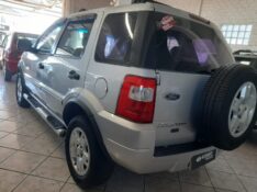 FORD ECOSPORT 1.6 XLT 8V 2005/2006 RENAUTO VEÍCULOS LAJEADO / Carros no Vale