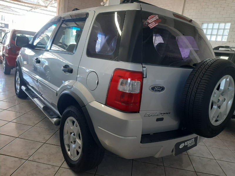 FORD ECOSPORT 1.6 XLT 8V 2005/2006 RENAUTO VEÍCULOS LAJEADO / Carros no Vale
