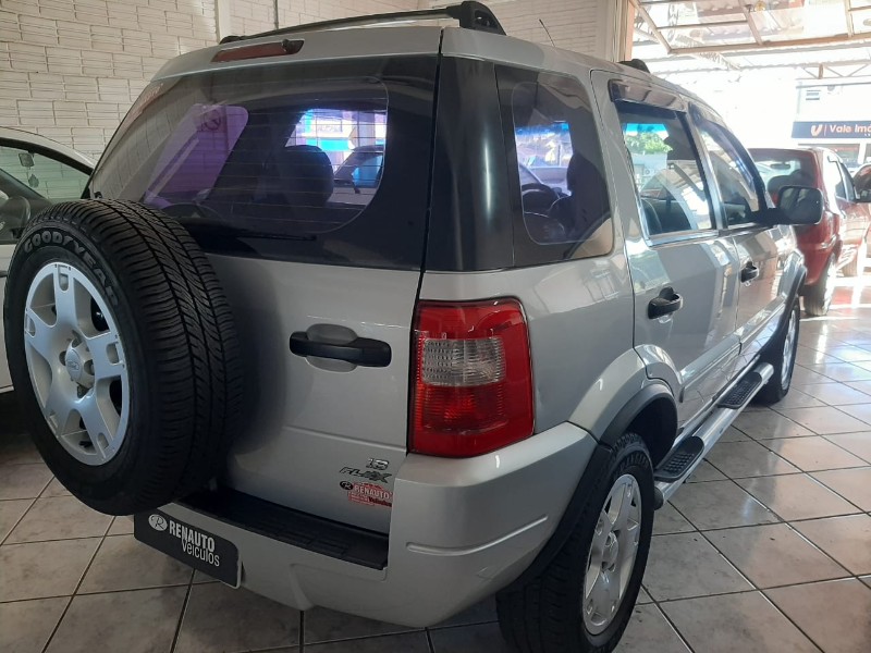FORD ECOSPORT 1.6 XLT 8V 2005/2006 RENAUTO VEÍCULOS LAJEADO / Carros no Vale