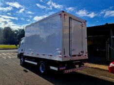 MERCEDES-BENZ CAMINHÕES MB 815 2012/2012 CRUZEIRO MULTIMARCAS CRUZEIRO DO SUL / Carros no Vale