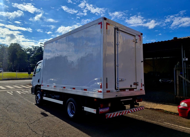 MERCEDES-BENZ CAMINHÕES MB 815 2012/2012 CRUZEIRO MULTIMARCAS CRUZEIRO DO SUL / Carros no Vale