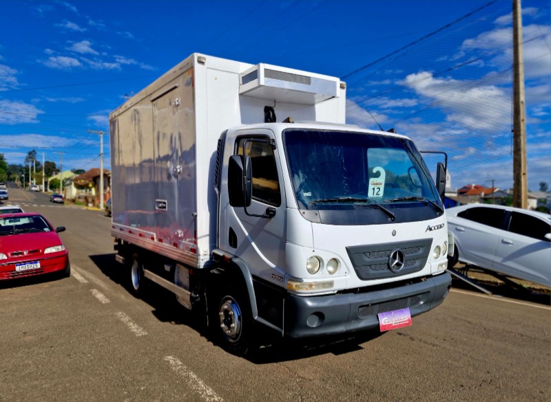 MERCEDES-BENZ CAMINHÕES MB 815 2012/2012 CRUZEIRO MULTIMARCAS CRUZEIRO DO SUL / Carros no Vale