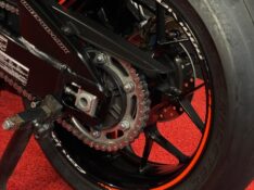 HONDA MOTOS CBR 1000 RR FIRE BLADE /2014 EXCLUSIVO VEÍCULOS SANTA CRUZ DO SUL / Carros no Vale