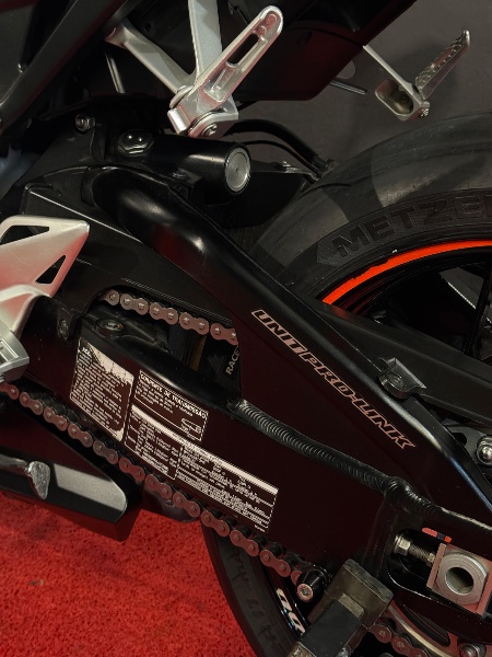 HONDA MOTOS CBR 1000 RR FIRE BLADE /2014 EXCLUSIVO VEÍCULOS SANTA CRUZ DO SUL / Carros no Vale