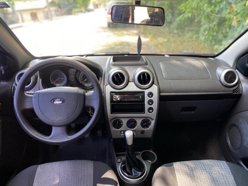 FORD FIESTA SEDAN 1.6 2012/2012 ESTAÇÃO DO CARRO ESTRELA / Carros no Vale