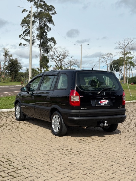 CHEVROLET ZAFIRA 2.0 COMFORT 8V /2005 NEURI VEÍCULOS LAJEADO / Carros no Vale