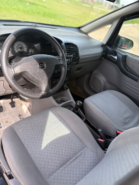 CHEVROLET ZAFIRA 2.0 COMFORT 8V /2005 NEURI VEÍCULOS LAJEADO / Carros no Vale