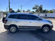 CHEVROLET SPIN ACTIV 1.8 8V ECONO.FLEX 2016/2016 LS MULTIMARCAS VENÂNCIO AIRES / Carros no Vale
