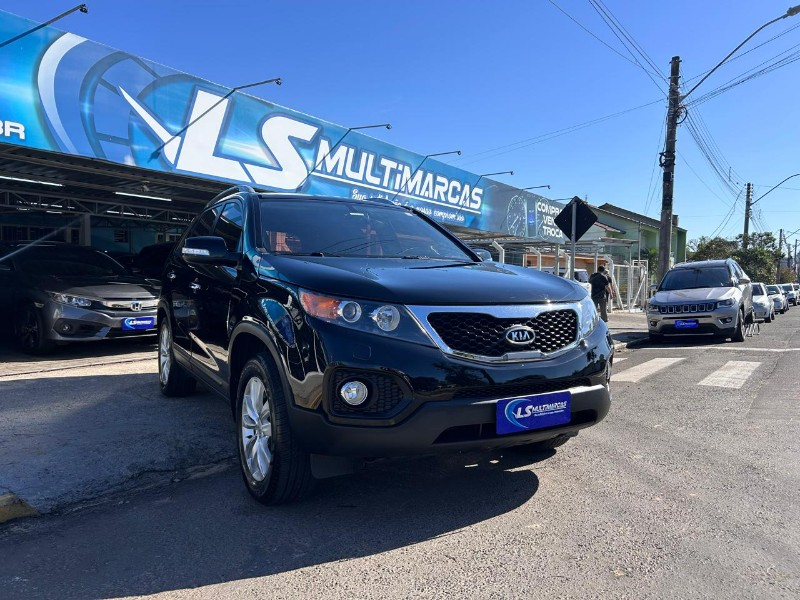 KIA SORENTO 3.5 V6 24V 4X4 AUT 7 LUGARES 2011/2011 LS MULTIMARCAS VENÂNCIO AIRES / Carros no Vale