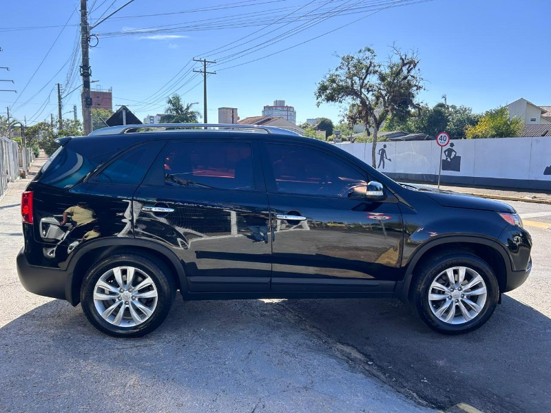 KIA SORENTO 3.5 V6 24V 4X4 AUT 7 LUGARES 2011/2011 LS MULTIMARCAS VENÂNCIO AIRES / Carros no Vale